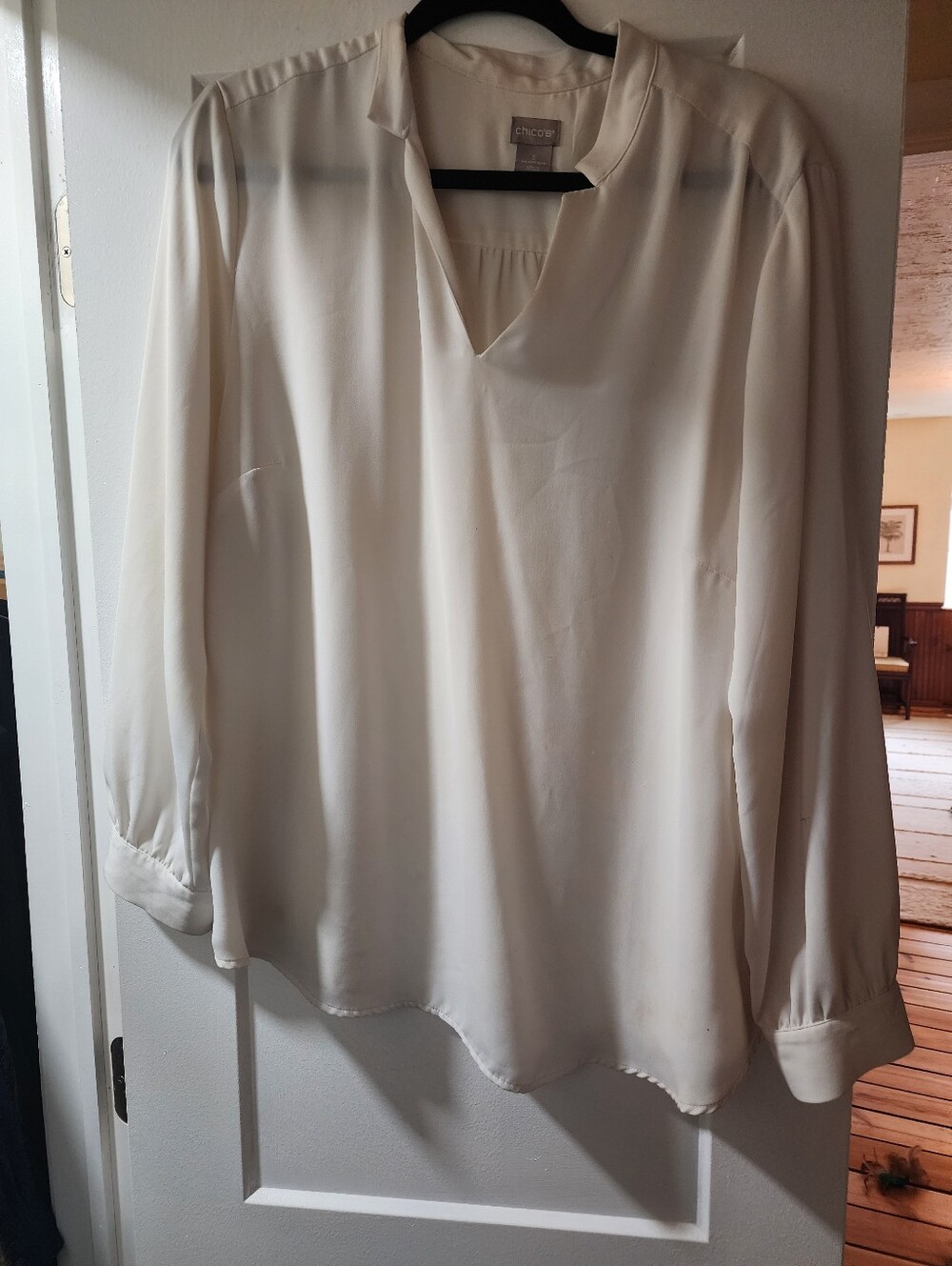 Chico's Women’s Cream Long-Sleeve V-Neck Blouse